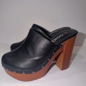 Ocho Toros Black Platform Wood Look Heels Size 7